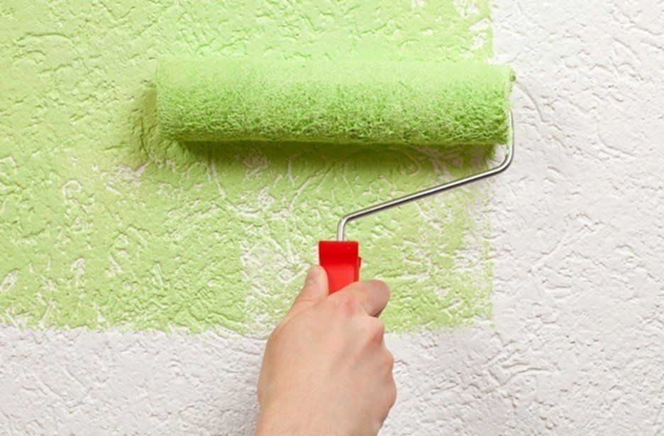 Покраска стен водоэмульсионной краской