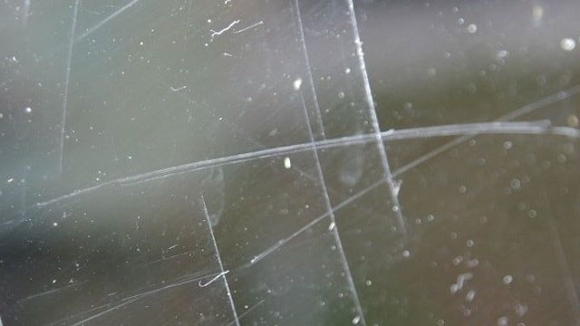 Как убрать царапины со стекла – проявляем нежность к стеклянной поверхности