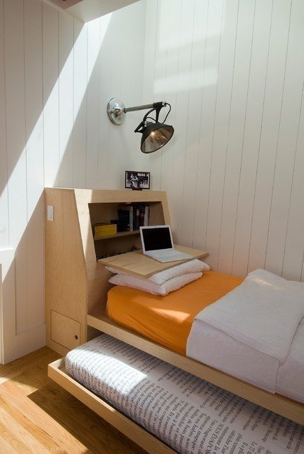 Кровать подиум в маленькой комнате