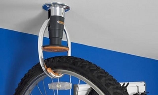Крепеж для велосипеда на стену