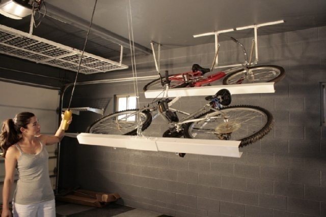 Подвес для велосипедов в гараже