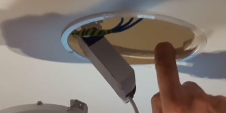 Кольцо для точечного светильника в натяжной потолок