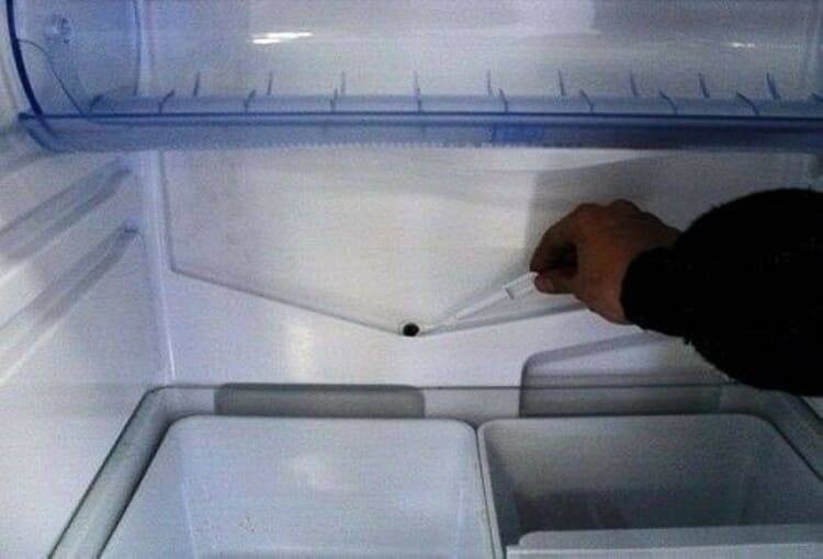 Холодильник electrolux дренажное отверстие
