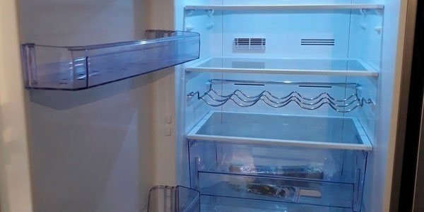 Холодильник lg разморозилась морозилка