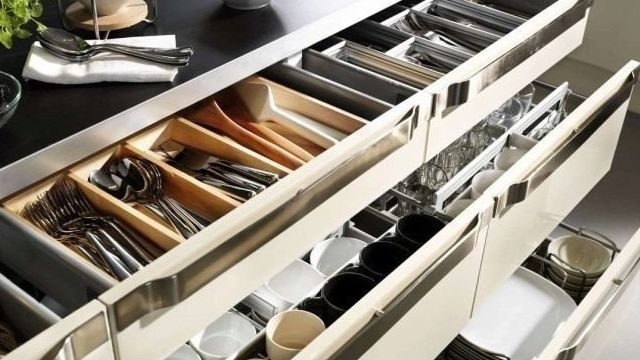 Порядок на кухне (31 фото): как навести порядок в кухонных шкафах и ящиках? Идеи организации и хранения для идеального порядка