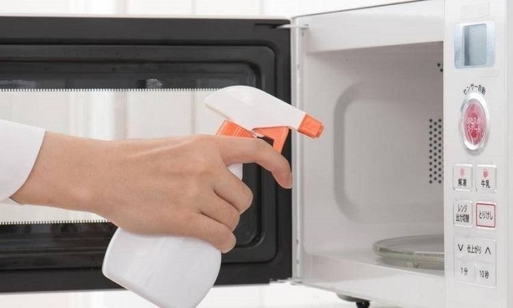 Устройство для мытья микроволновки