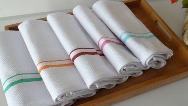 Супер рецепт – как эффективно отбелить кухонные полотенца
