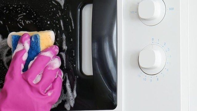 ТОП-7 советов для мытья микроволновки