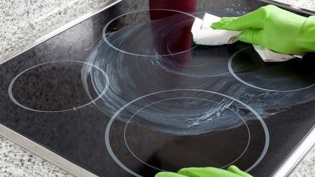 Как отмыть от нагара, жира и сахара керамическую плиту