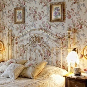 Картина в стиле прованс в спальню
