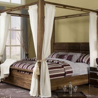 Кровать кинг сайз с балдахином деревянная