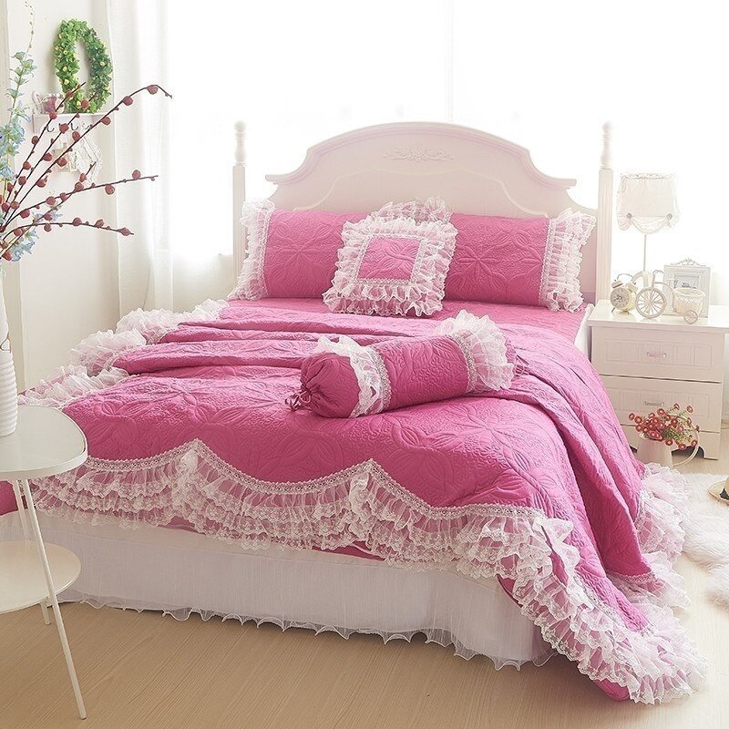 Розовое покрывало на кровать для девочки