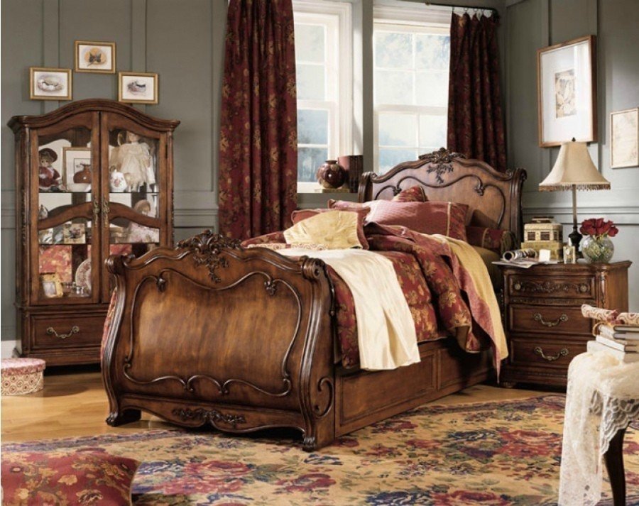 Мебель для спальни королевский стиль коричневый
