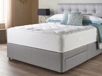 Кровать с высоким матрасом