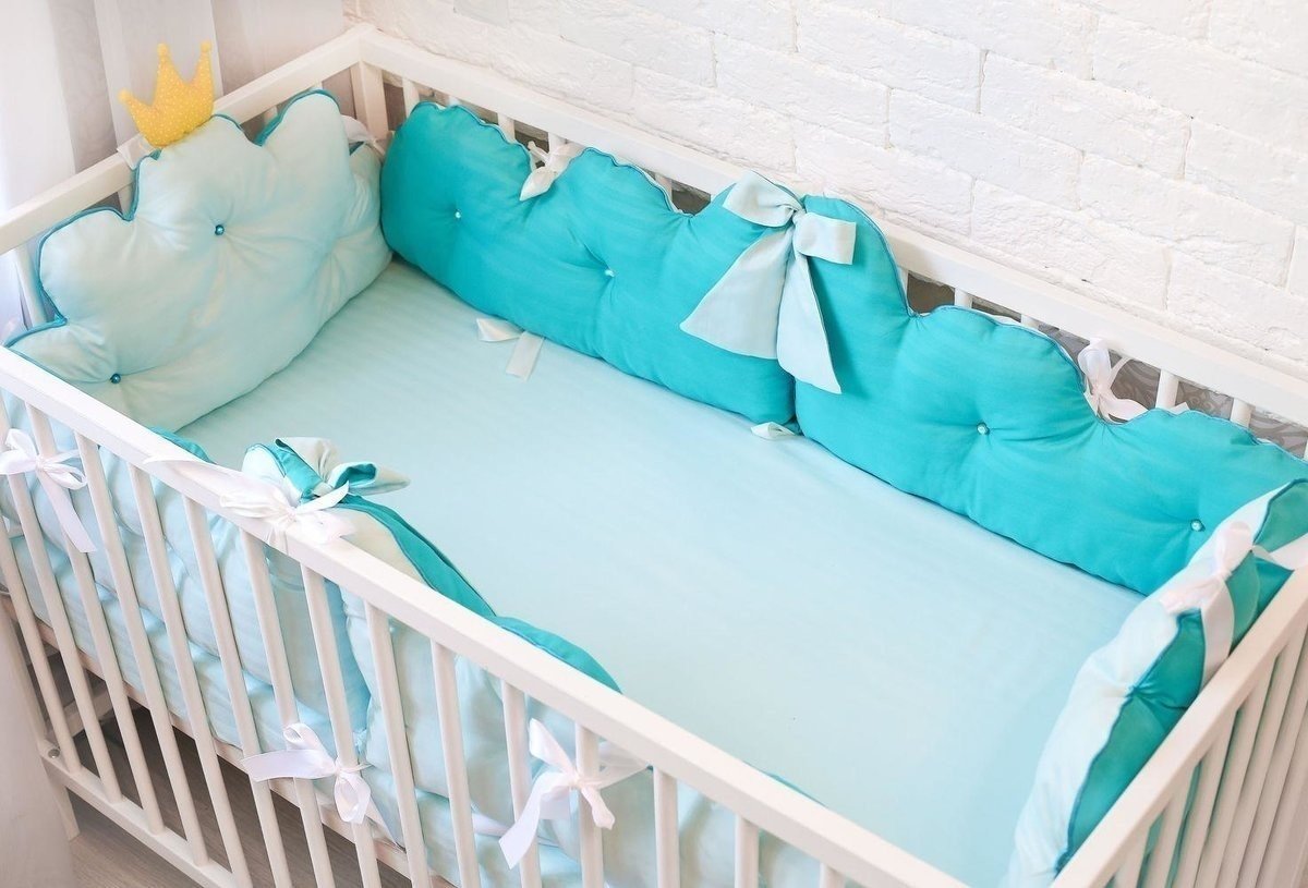 Мягкие бортики в кроватку для новорожденных