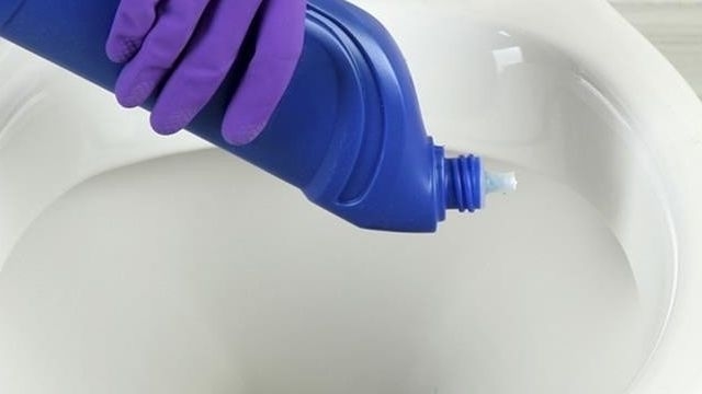 Как мыть унитаз: полезные хитрости для достижения идеальной чистоты