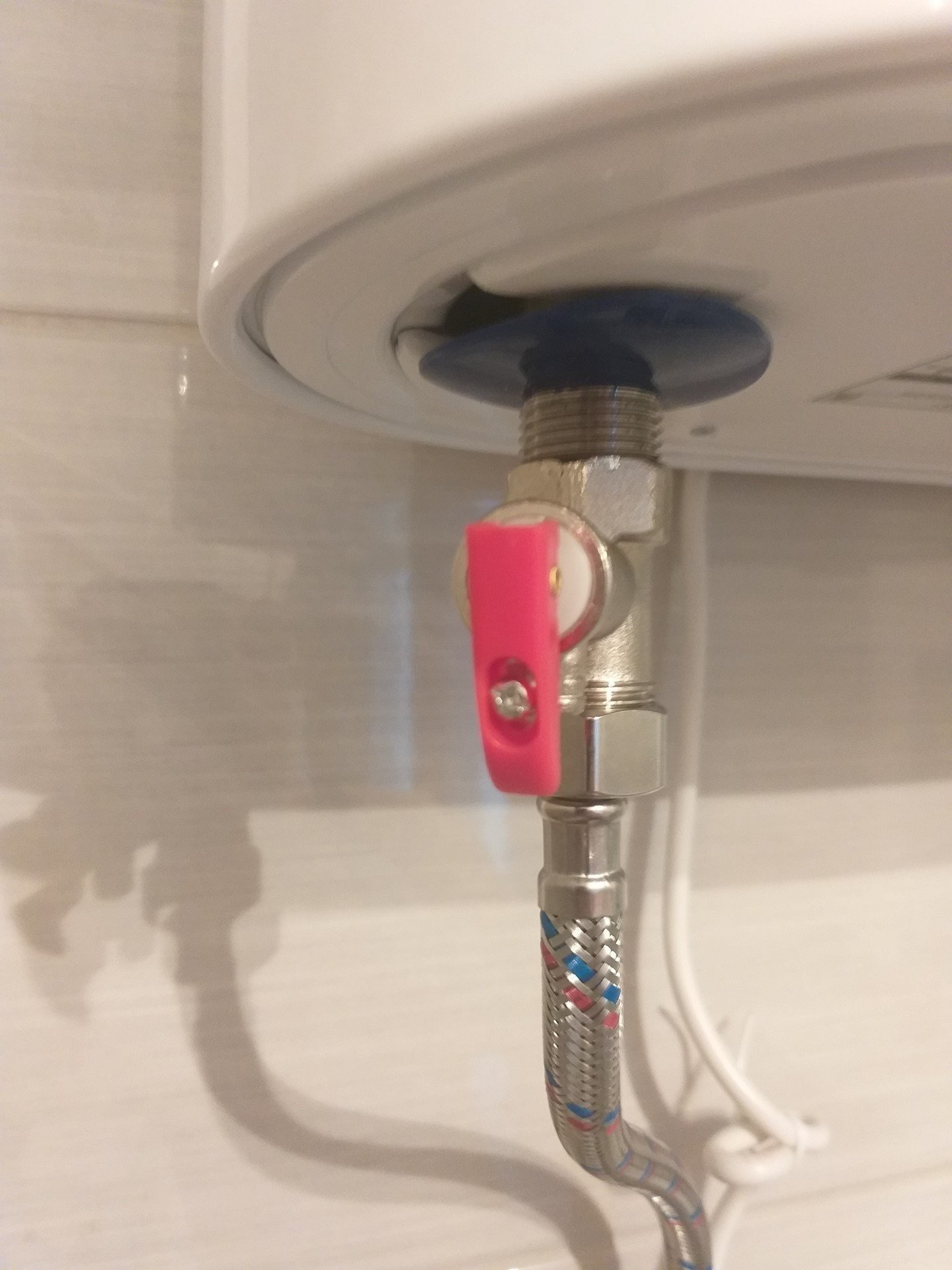 Сливной предохранительный клапан для водонагревателя electrolux ewh