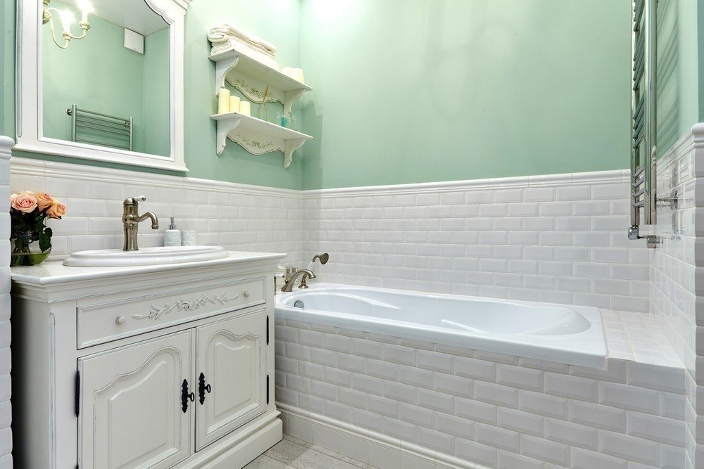 Ванная комната дизайн плитка наполовину