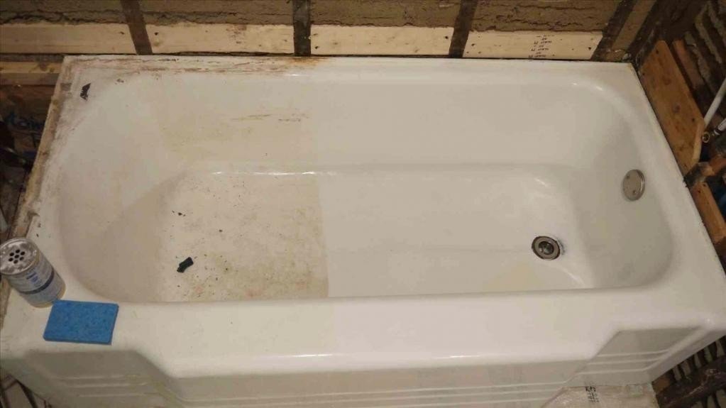 Акриловая ванна металлическая ванна