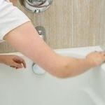 Как ухаживать за акриловой ванной в домашних условиях?