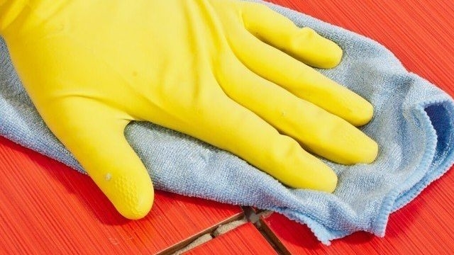 Как очистить плитку от старого клея для нового использования