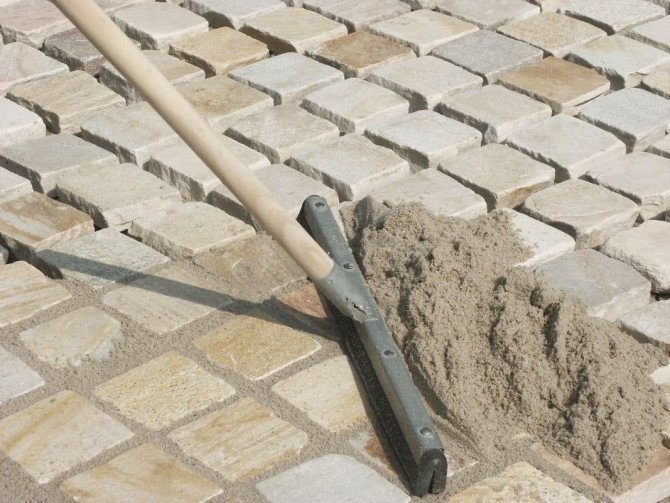 Укладка тротуарной плитки своими руками на песок