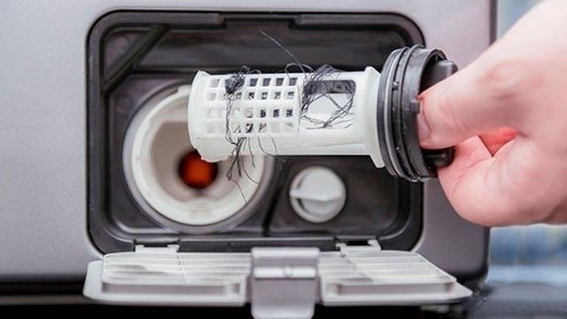 Как самостоятельно почистить фильтр стиральной машины?